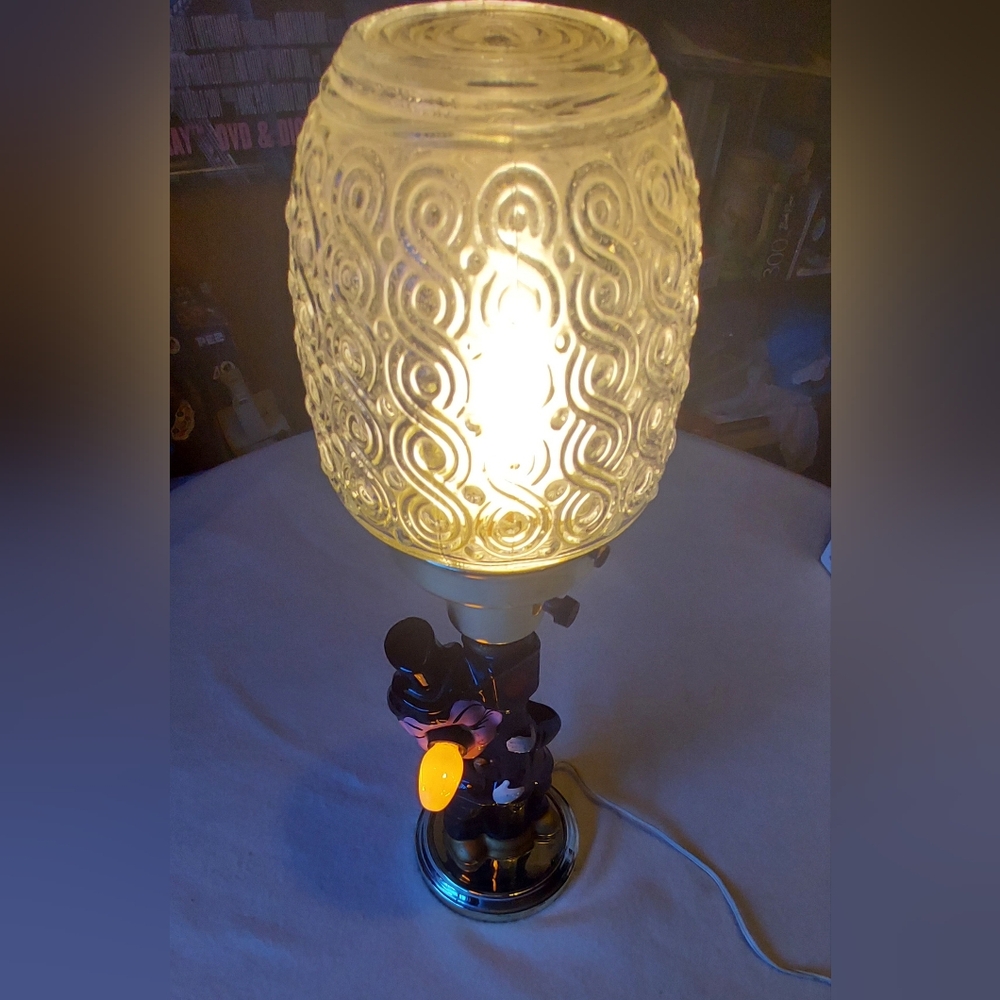 Vintage Pre-owned Charlie Chaplin Drunk Hobo 3 Way Lamp.